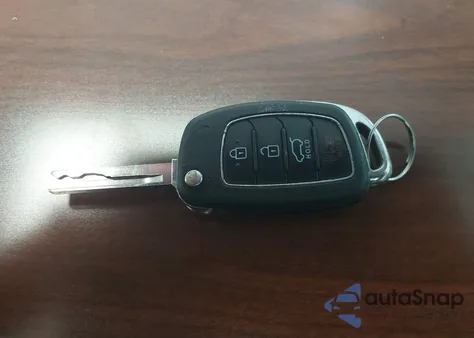 2017 Hyundai Santa Fe Sport 2.4L z USA, uszkodzony, nr VIN 5NMZUDLB1HH015635